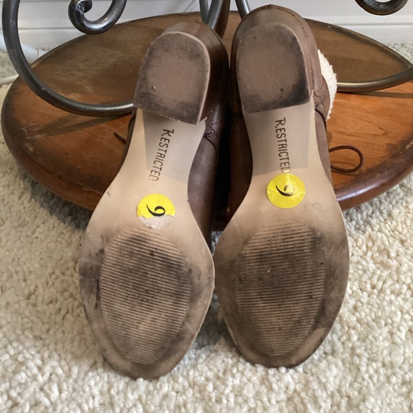 RESTRICTED Womens  Brown Booties W/Sherpa Fur Trim Prairie, Fairy Core Size 9 - Picture 5 of 6